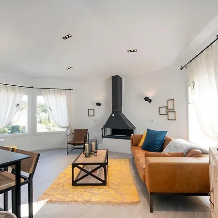 Villa Sara 10 - Free Wifi, Chill-out, Private Pool, Private Tennis Court - By Villamar *