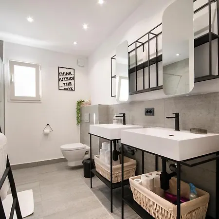 Sara 10 - Free Wifi, Chill-out, Private Pool, Private Tennis Court - By Villamar *